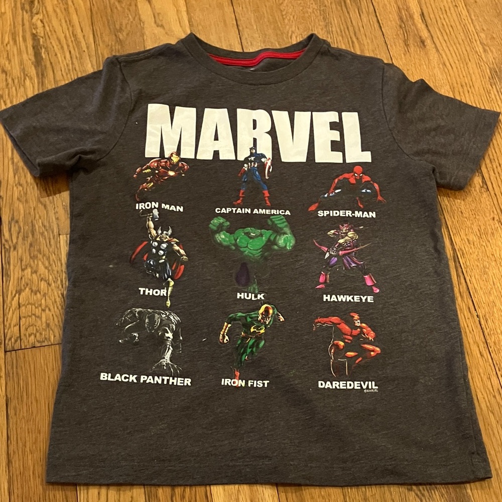 Old navy boys size M(8) marvel grey graphic tee shirt
